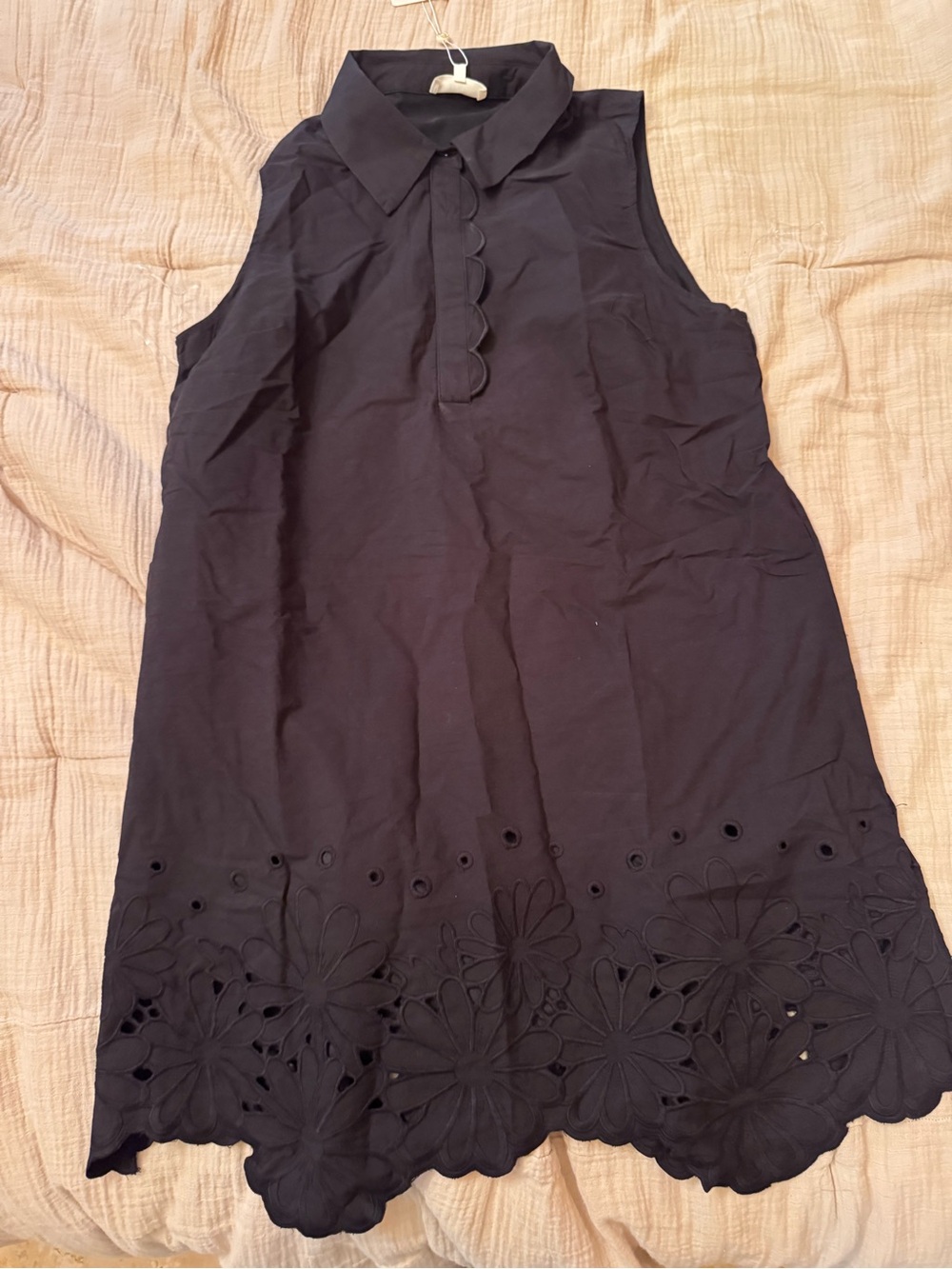 entro Black Sleeveless Collared Eyelet Hem Dress
